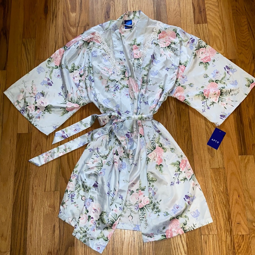 Apt 9 Floral Robe